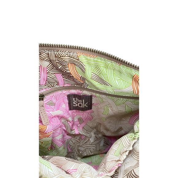 The Sak Iris Leather Crossbody Bag in beige - Picture 4 of 7